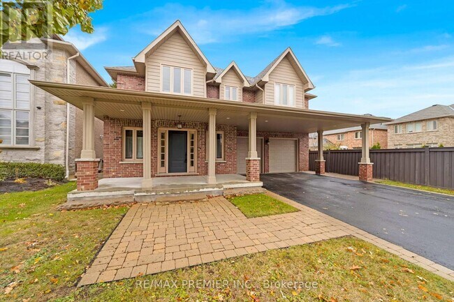 Photo du bâtiment - 141 Regatta Ave