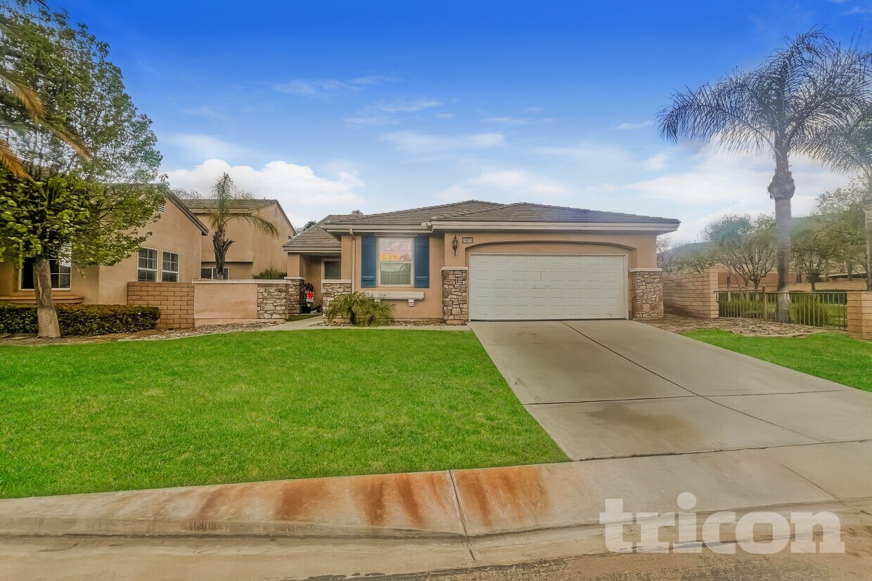 Primary Photo - 29810 Cottonwood Cove