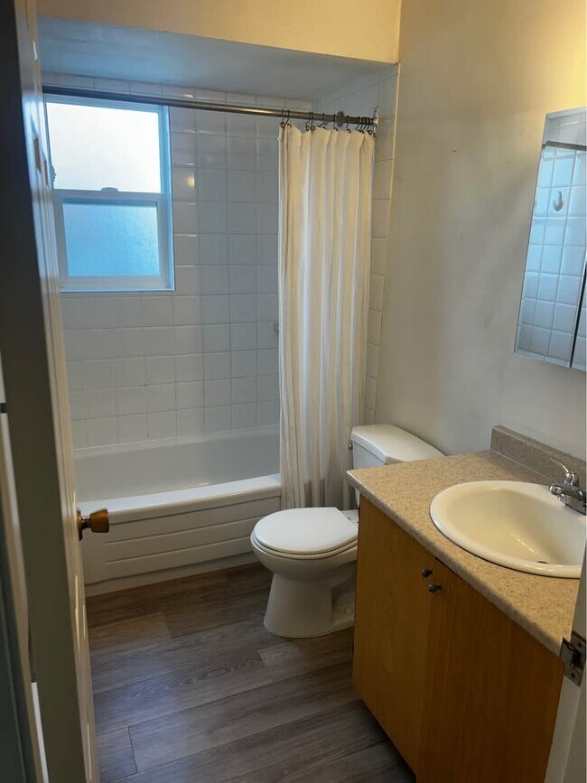 Photo du bâtiment - 1837 W 14th Ave