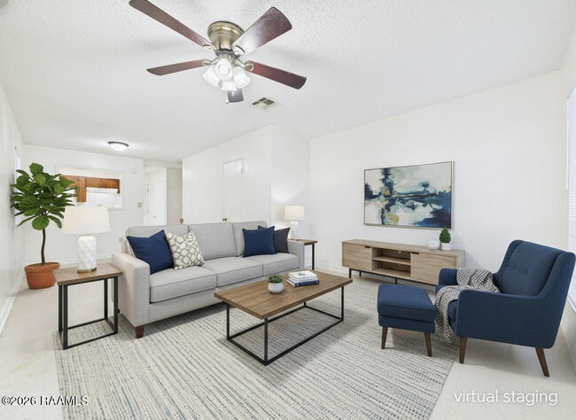 Foto del edificio - 103 Country Ln