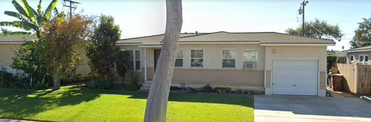 Primary Photo - 1122 E Santa Fe Ave