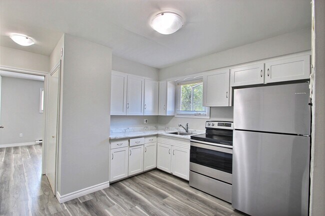 Photo du bâtiment - 75 8 St