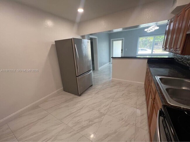 Foto del edificio - 18 Miami Gardens Rd