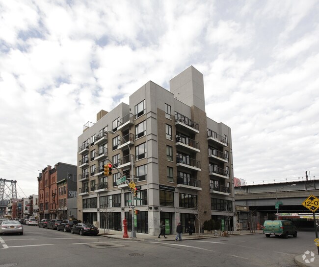 Foto principal - 400 Bedford Ave