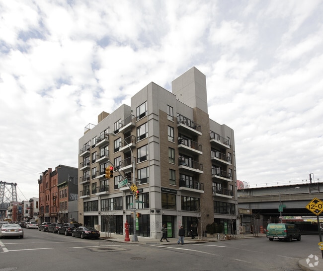 Primary Photo - 400 Bedford Ave