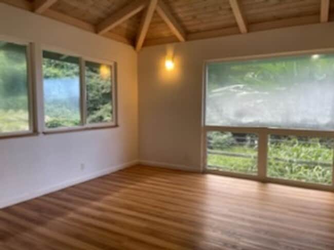 Building Photo - 2 Bedroom 1 Bath plus an office on a 8 acr...
