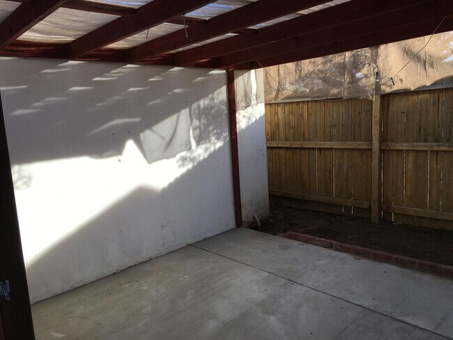 Building Photo - 44619 Cedar Ave