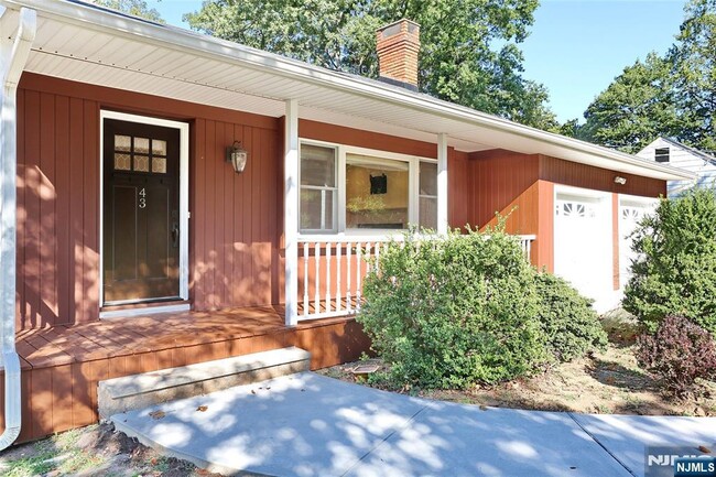 Building Photo - 43 Forest Dr
