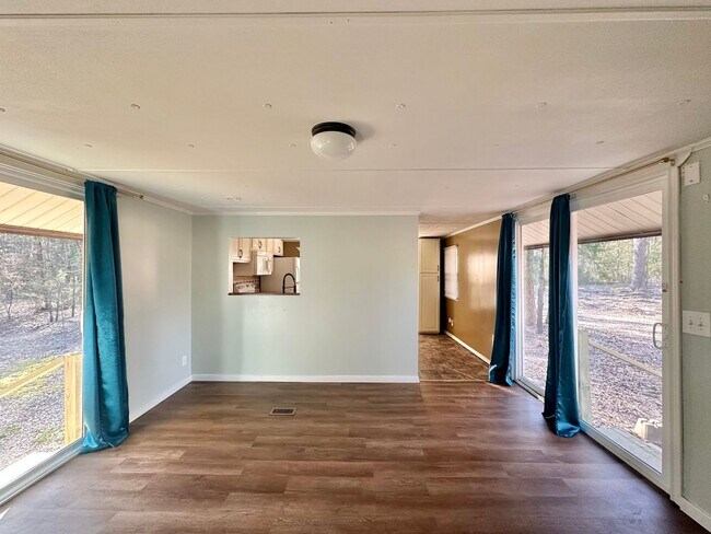 Foto del edificio - Coming Soon! Charming Country Retreat at the End of a Quiet Road