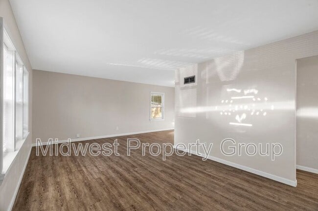 Foto del edificio - 216 Graham Rd