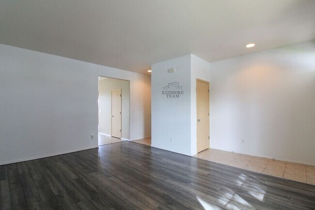 Building Photo - 9815 Mustang Dr