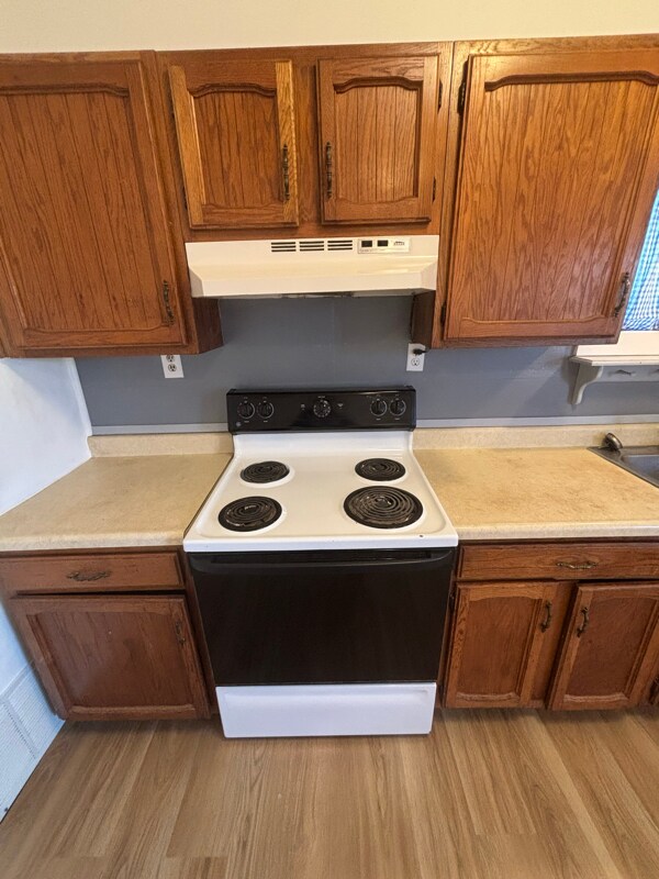 Foto del edificio - 340 N Franklin St