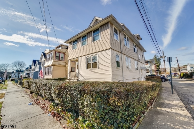 Primary Photo - 104 Walnut St