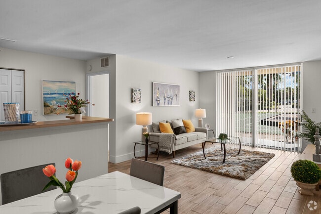 2BR, 2BA - 1,092SF - Living Room - Vista Verde at Coconut Creek