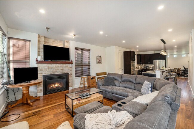 Foto del edificio - 3315 W Hayward Pl