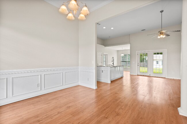 Foto del edificio - 168 Willow Point Cir