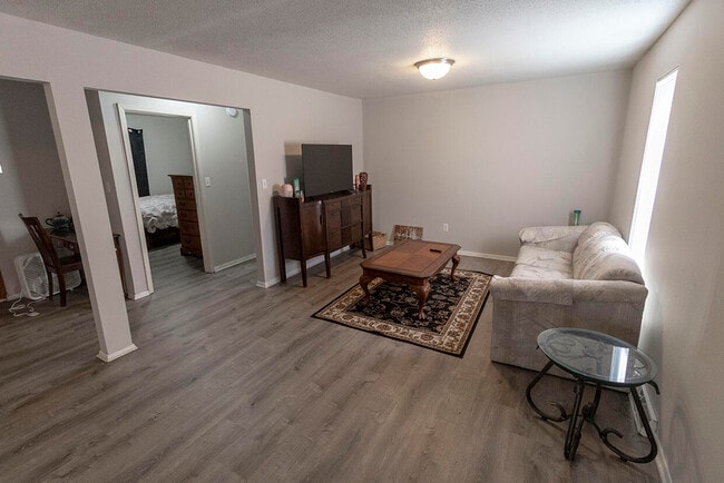 Foto del edificio - 204 Wheaton Ct