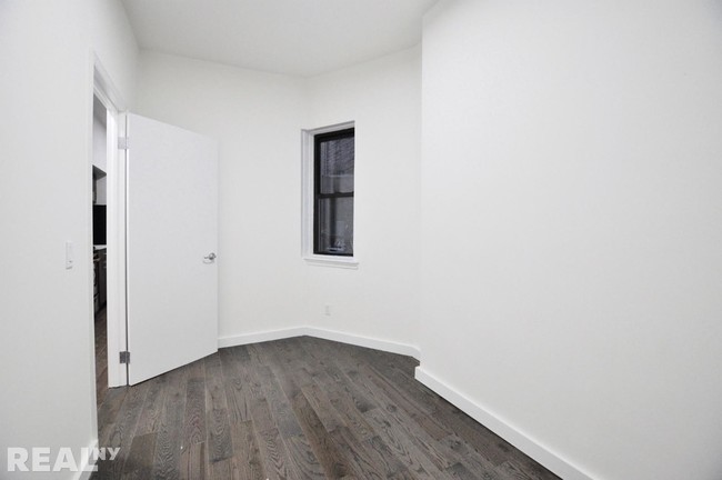 Building Photo - 139 Mulberry St