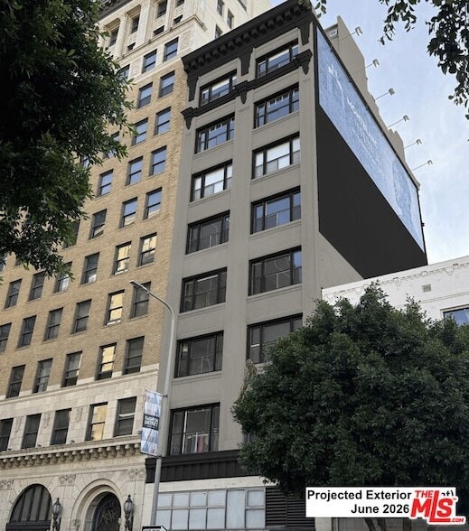 Building Photo - 814 S Spring St