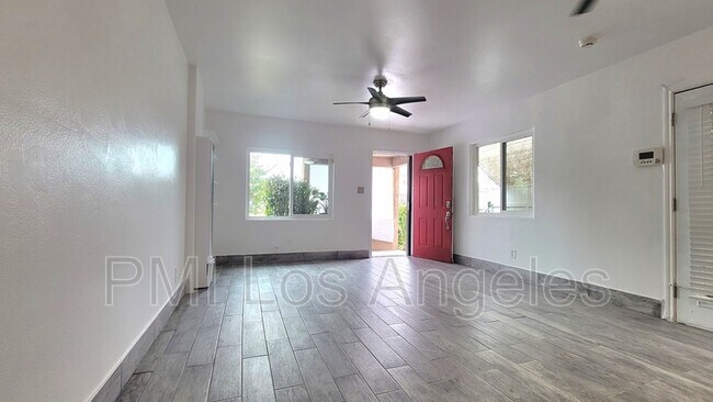 Foto del edificio - 1629 E Vernon Ave