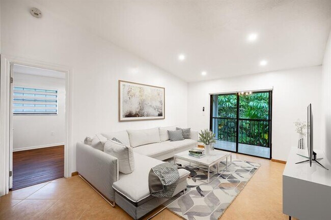 Foto del edificio - 927 NE 199th St
