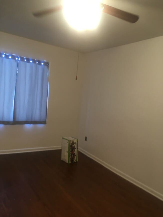 Building Photo - 1806 Brick Ave