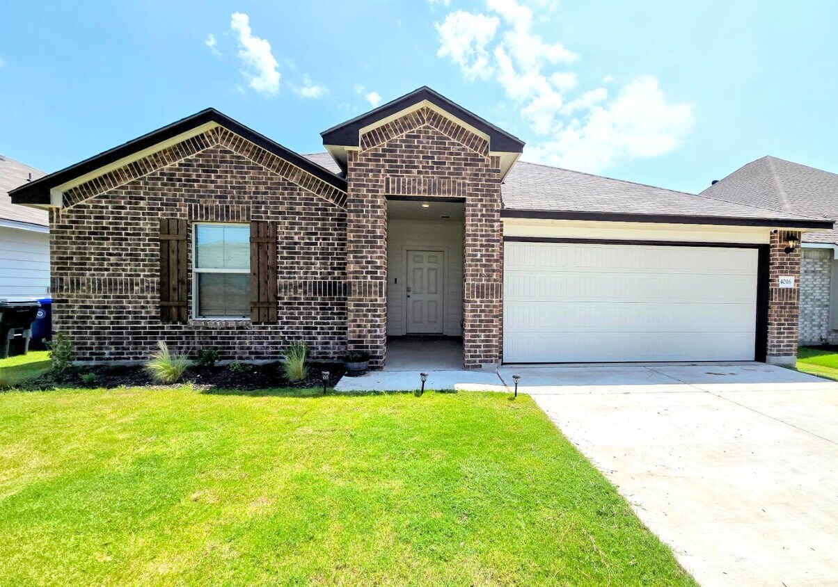 Foto principal - 4016 Halo St