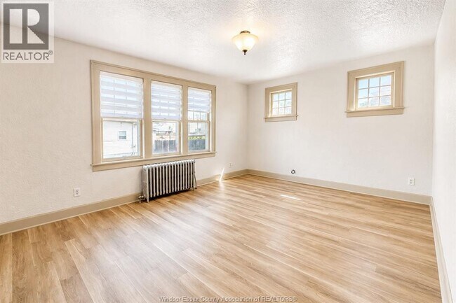 Building Photo - 1009 Niagara St