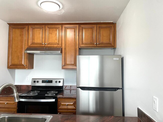 Building Photo - 406 91st St