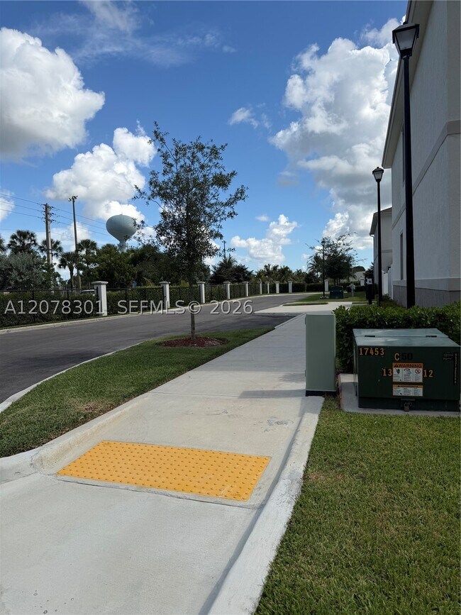 Foto del edificio - 605 NW 6th St