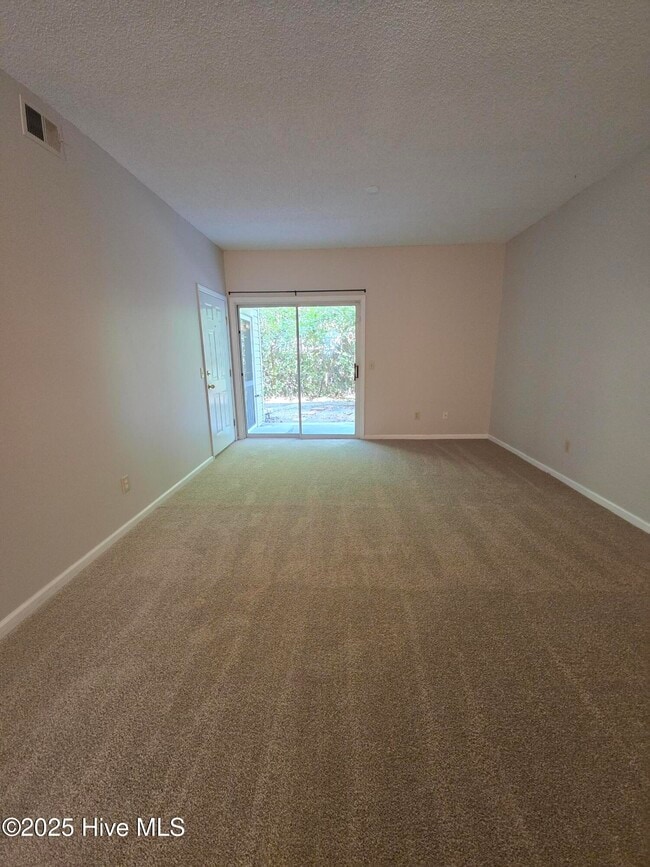 Building Photo - 723 Bragg Dr