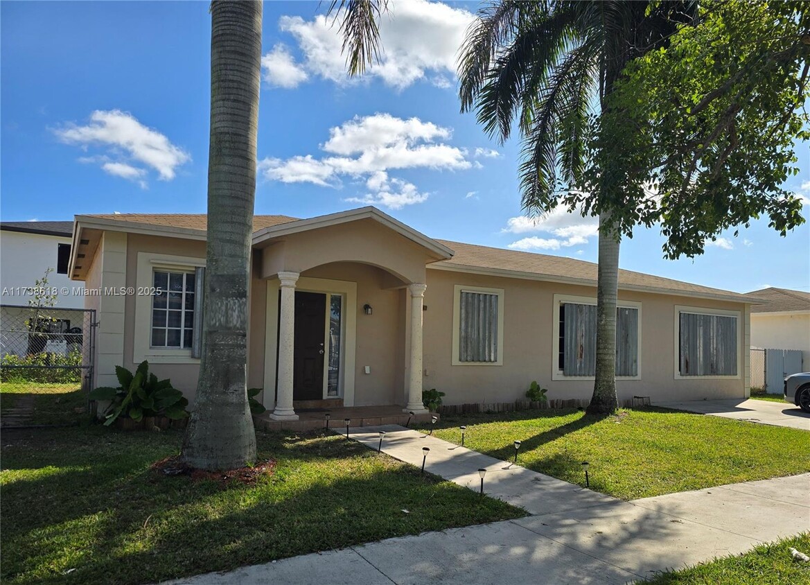 Foto principal - 1230 NW 9th Ct