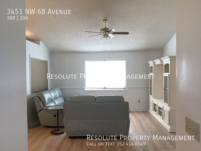 Building Photo - **JUST REDUCED** 2 Acre, Fenced in Yard