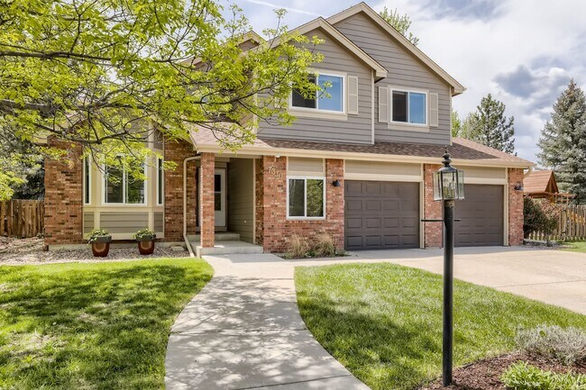 Building Photo - Spacious Family Friendly 4 BDR near Countr...