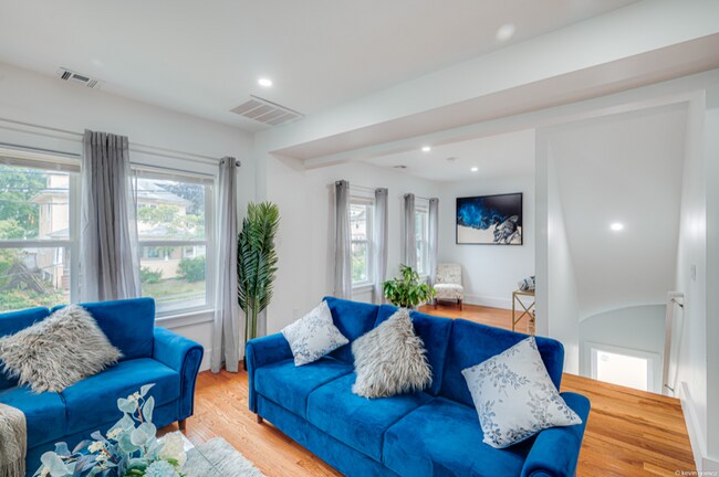 Foto del edificio - 89 Blue Hill Ave