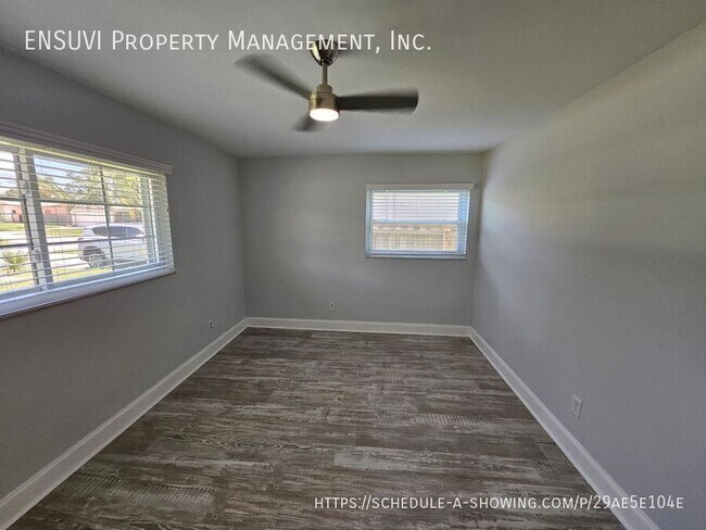 Building Photo - 2445 Indigo Dr