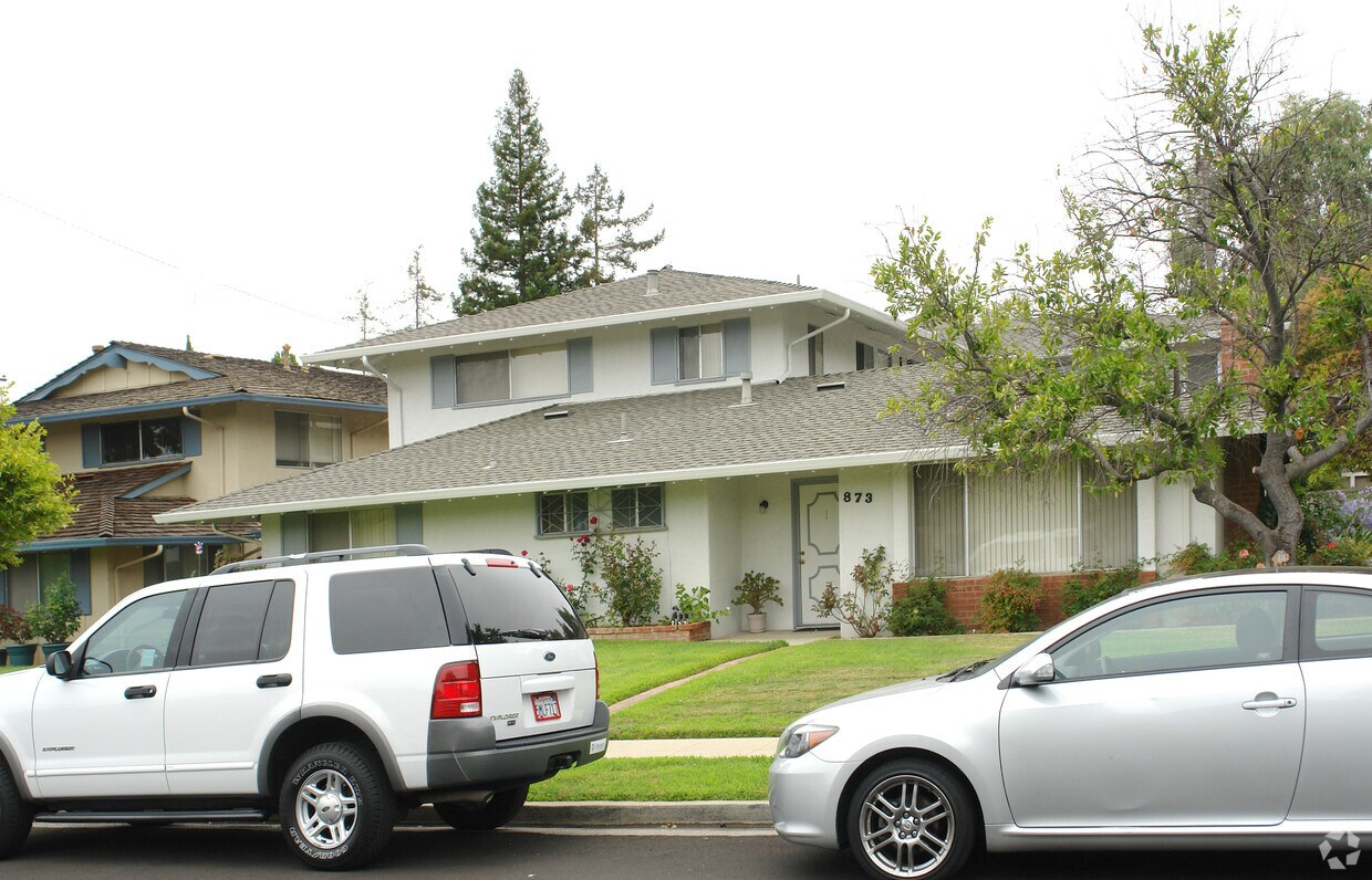 Building Photo - 873 Castlewood Dr