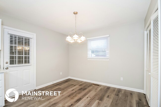 Foto del edificio - 6100 Radds St