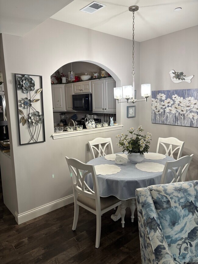 Foto del edificio - 6401 Brookfield Court Dr