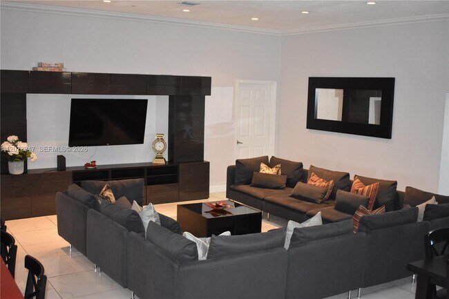 Foto del edificio - 1435 SW 82nd Pl