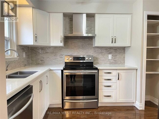 Building Photo - 437 Silverstone Dr