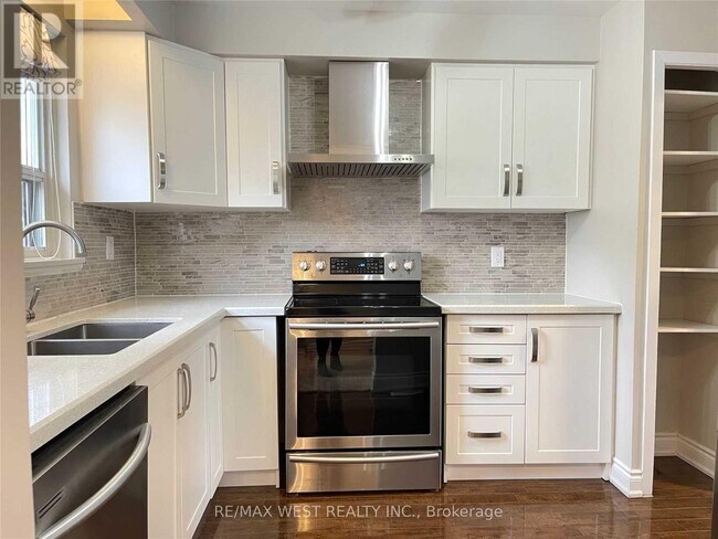 Photo du bâtiment - 437 Silverstone Dr