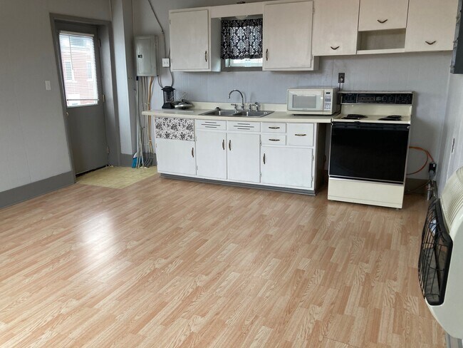 Kitchen - 213A S Main St