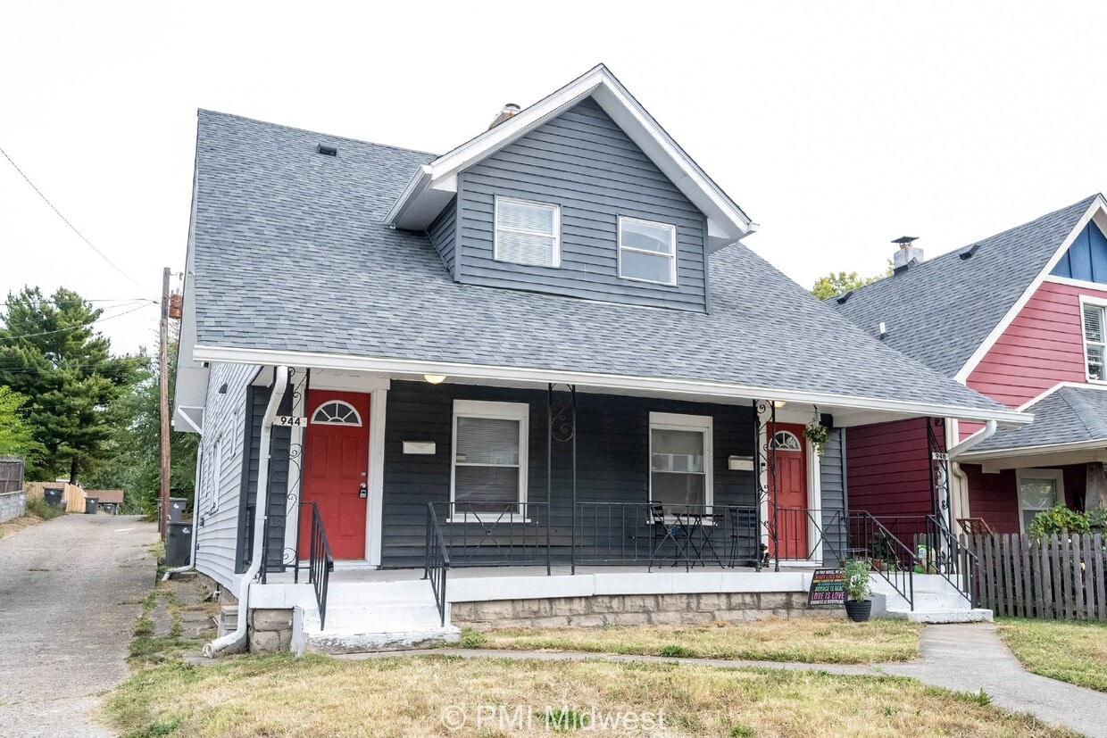 Photo - "Charming 2-Bed, 2-Bath Duplex in Indianapolis – Cozy Living Awaits at 944 E Minnesota St!"