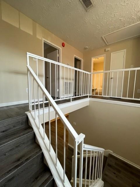 Building Photo - 55 E Park W Dr