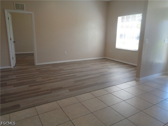 Foto del edificio - 2463 Nature Pointe Loop