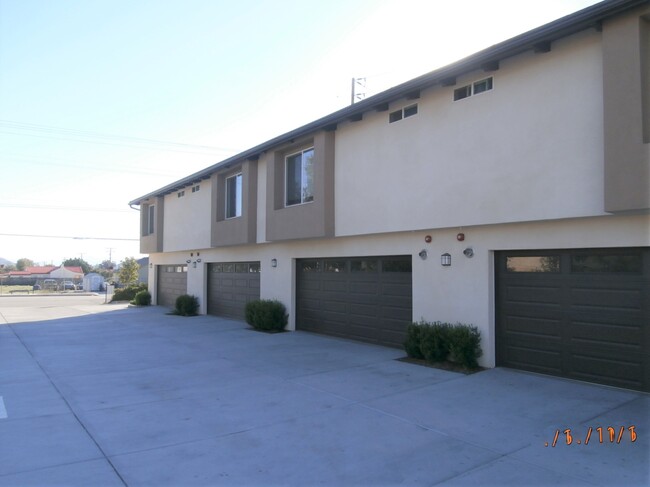 Building Photo - 16114 Merrill Ave