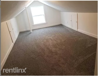 Building Photo - 2 br, 1 bath House - 215 Walnut St