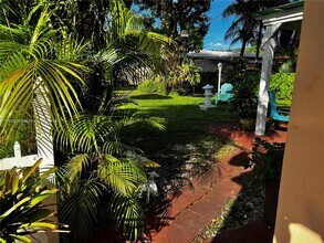 Building Photo - 2618 Lincoln St