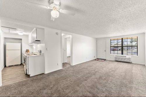 Foto del edificio - 395 Bill France Blvd